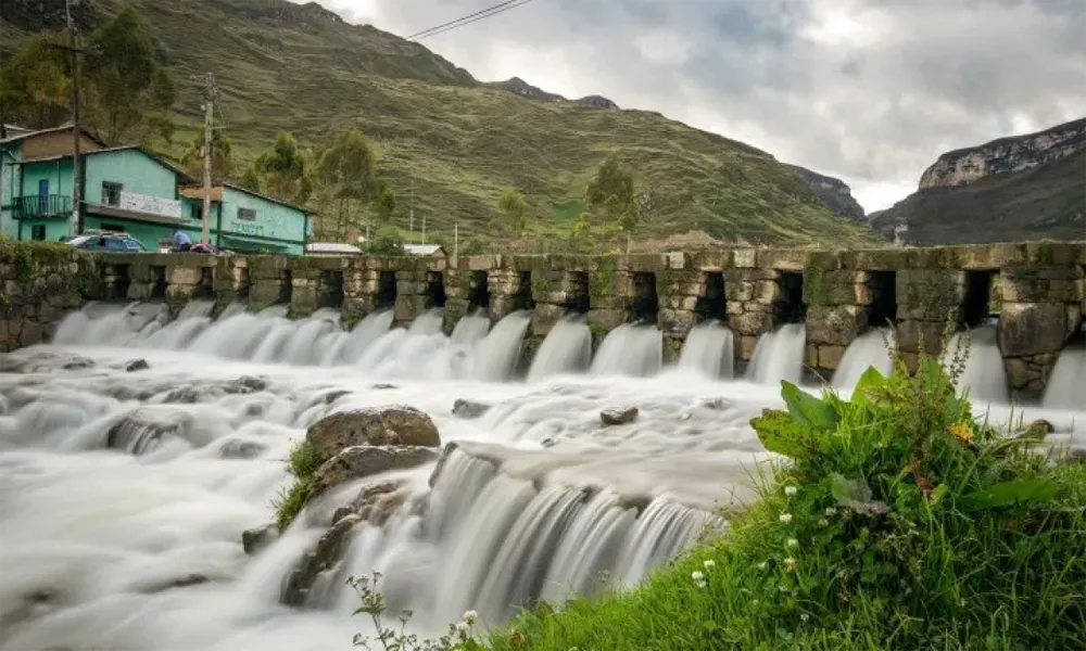Zona Arqueológica de Huarautambo