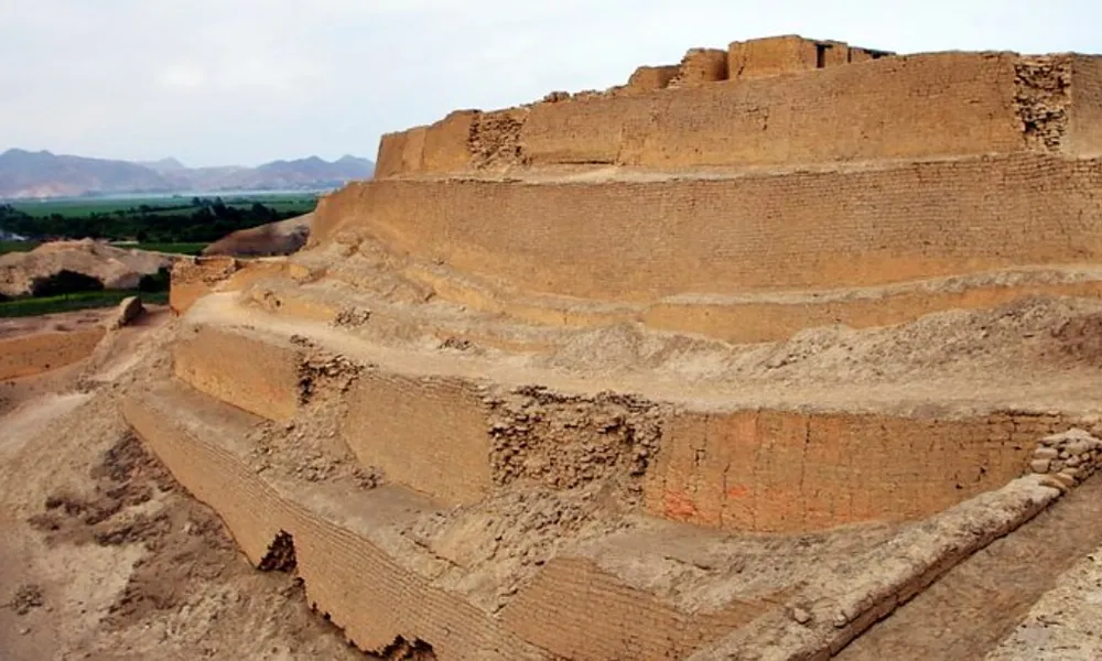 Visita la Fortaleza de Paramonga