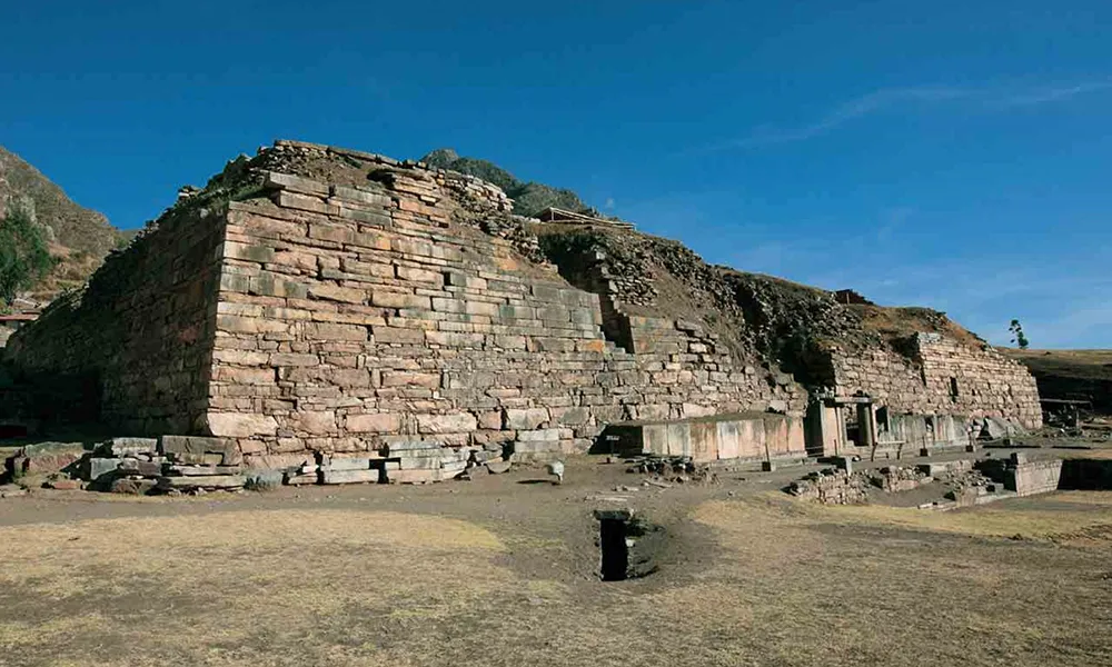 Circuito de Sechín en Áncash y su muro de guerreros