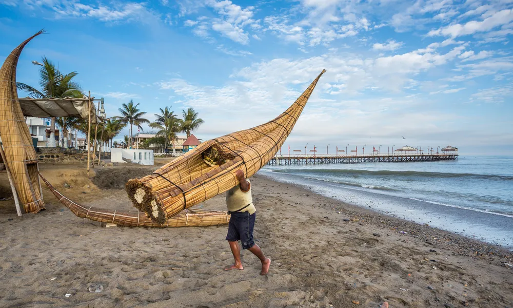 Ruta hacia Huanchaco, cuna del caballito de totora