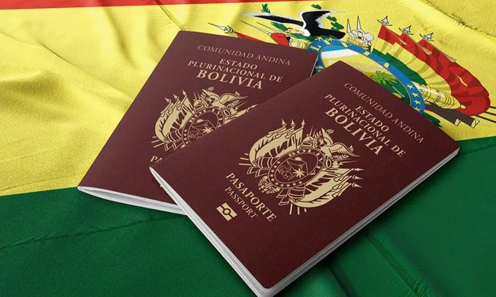 Descubre cómo llegar a Perú desde Bolivia: rutas por tierra, avión, pasos fronterizos, costos y consejos para tu viaje.