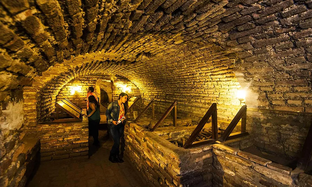 Private Tour to the Catacombs of San Francisco in Lima