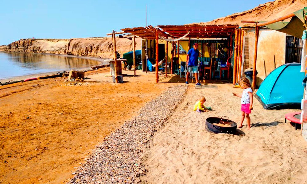 Playa Atenas Paracas: La Playa Relajante de la Reserva
