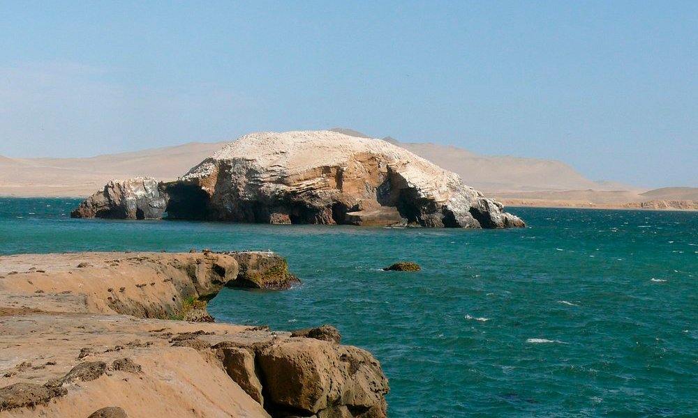 Playa Mendieta: Naturaleza Salvaje y Desconexión Total en Paracas