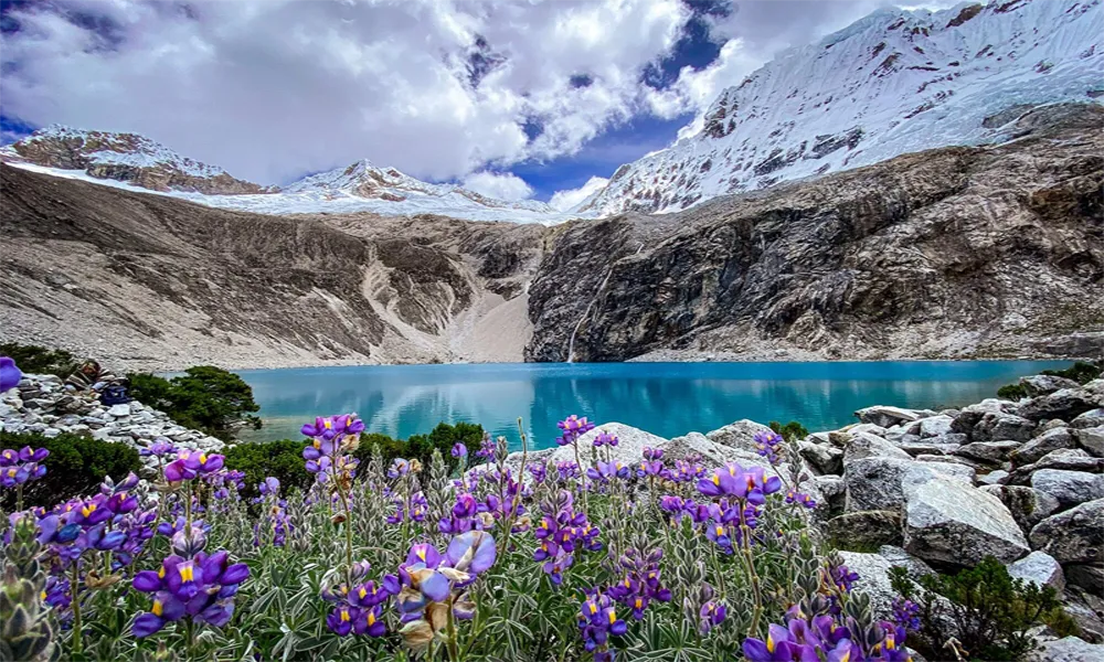 HUARAZ: LAGUNA 69 DE LA CORDILLERA BLANCA